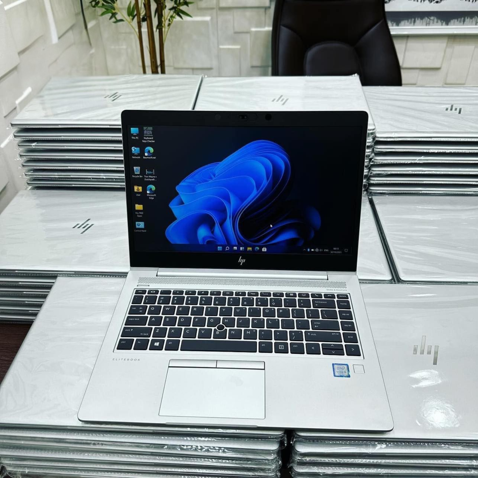 HP EliteBook 830 G5, Intel® Core™ i5 de 8ᵉ génération, 8 Go DDR4, 256 Go SSD