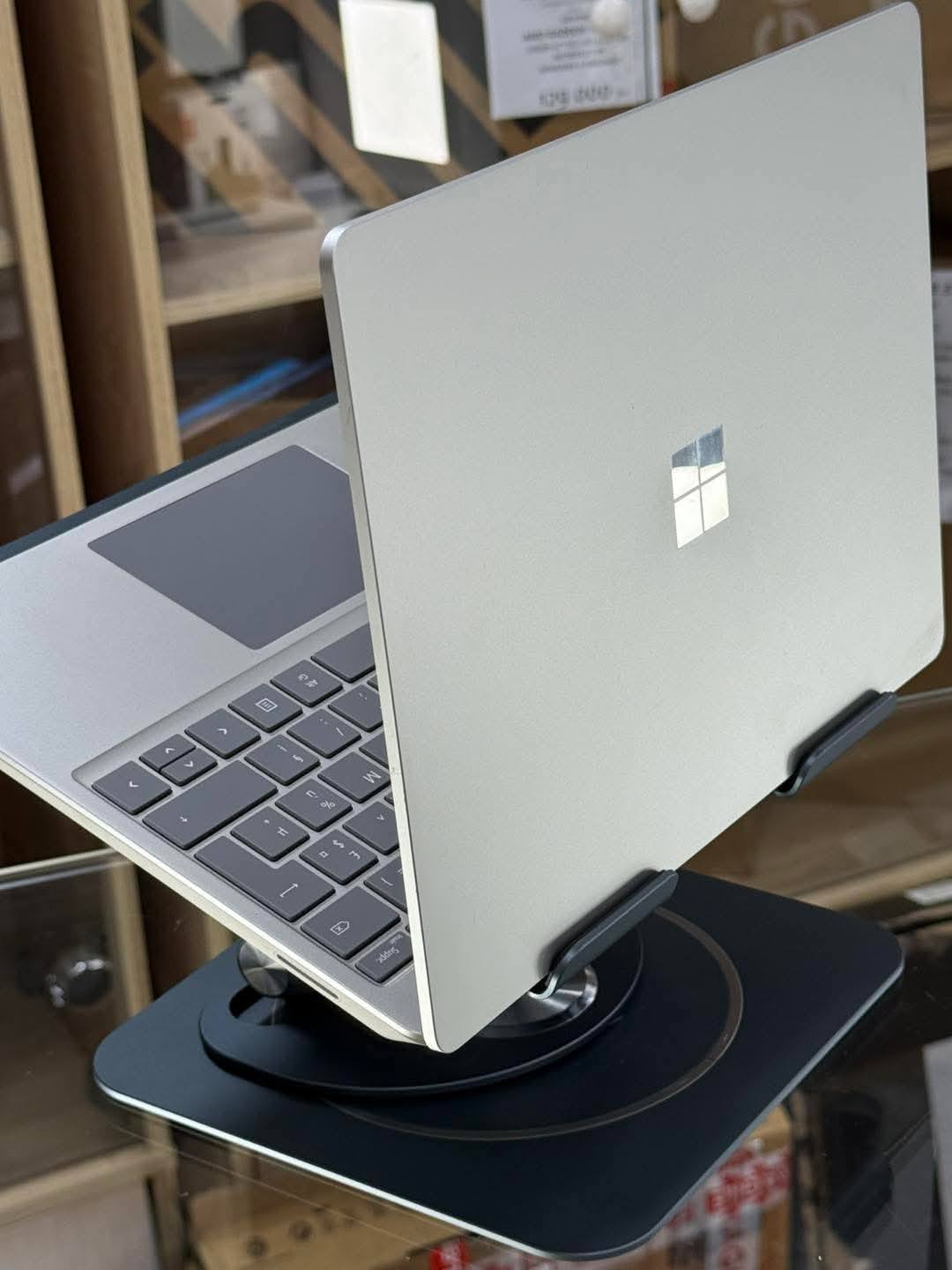 Microsoft Surface Laptop Go, Intel® Core™ i5 de 10ᵉ génération, 8 Go DDR4, 256Go SSD