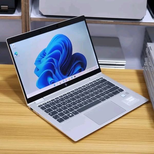 HP EliteBook X360 1030 G4, Intel® Core™ i5 de 8ᵉ génération, 16 Go DDR4, 256 Go SSD